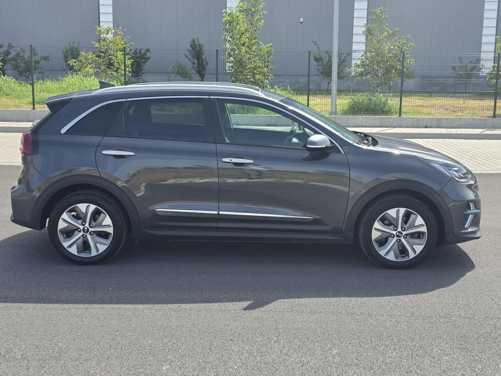 Kia Niro 64KW/PREMIUM/TERMOPOMPA/FULL FULL, снимка 4 - Автомобили и джипове - 56081303