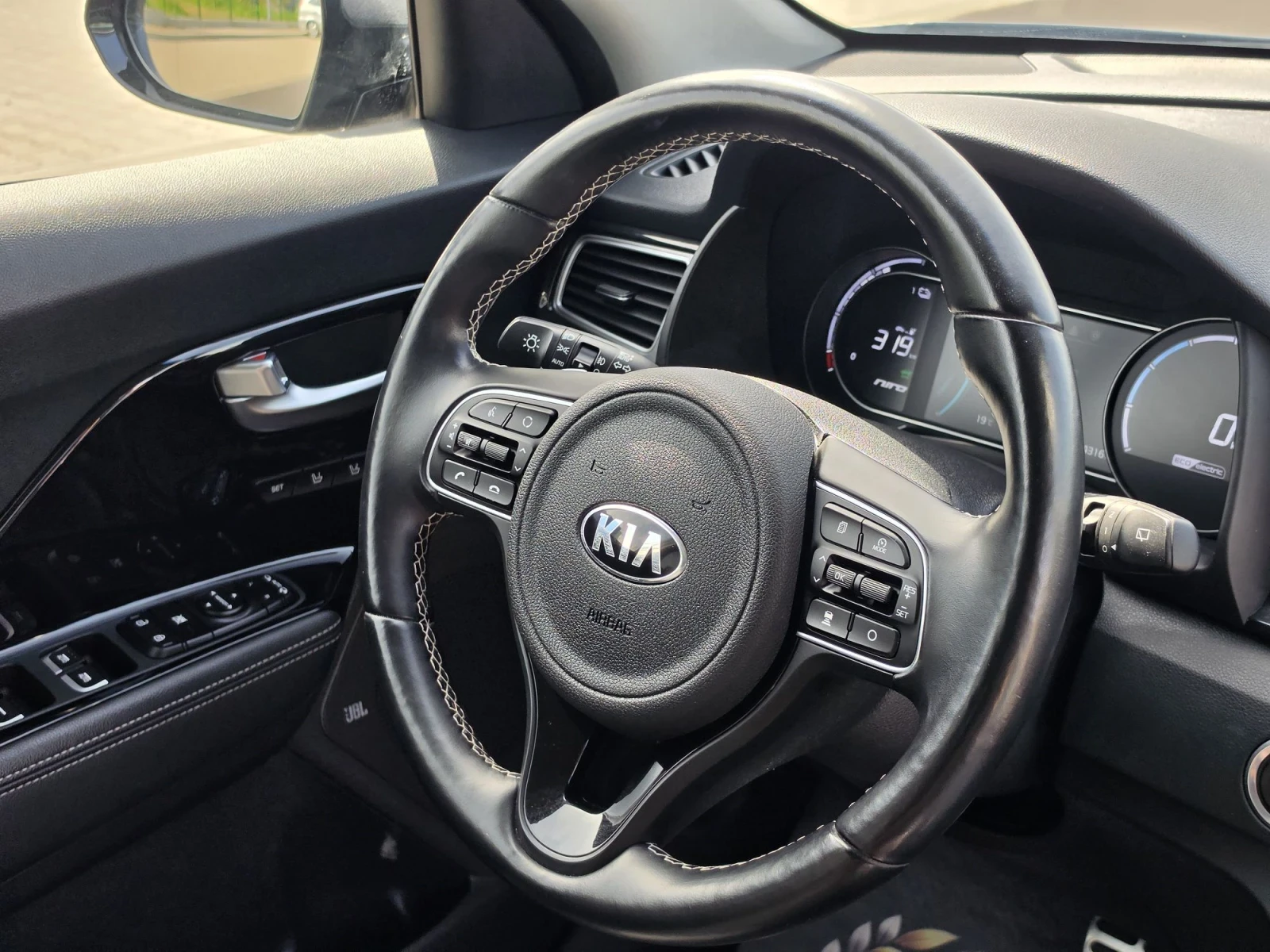Kia Niro 64KW/PREMIUM/TERMOPOMPA/FULL FULL, снимка 14 - Автомобили и джипове - 56081303