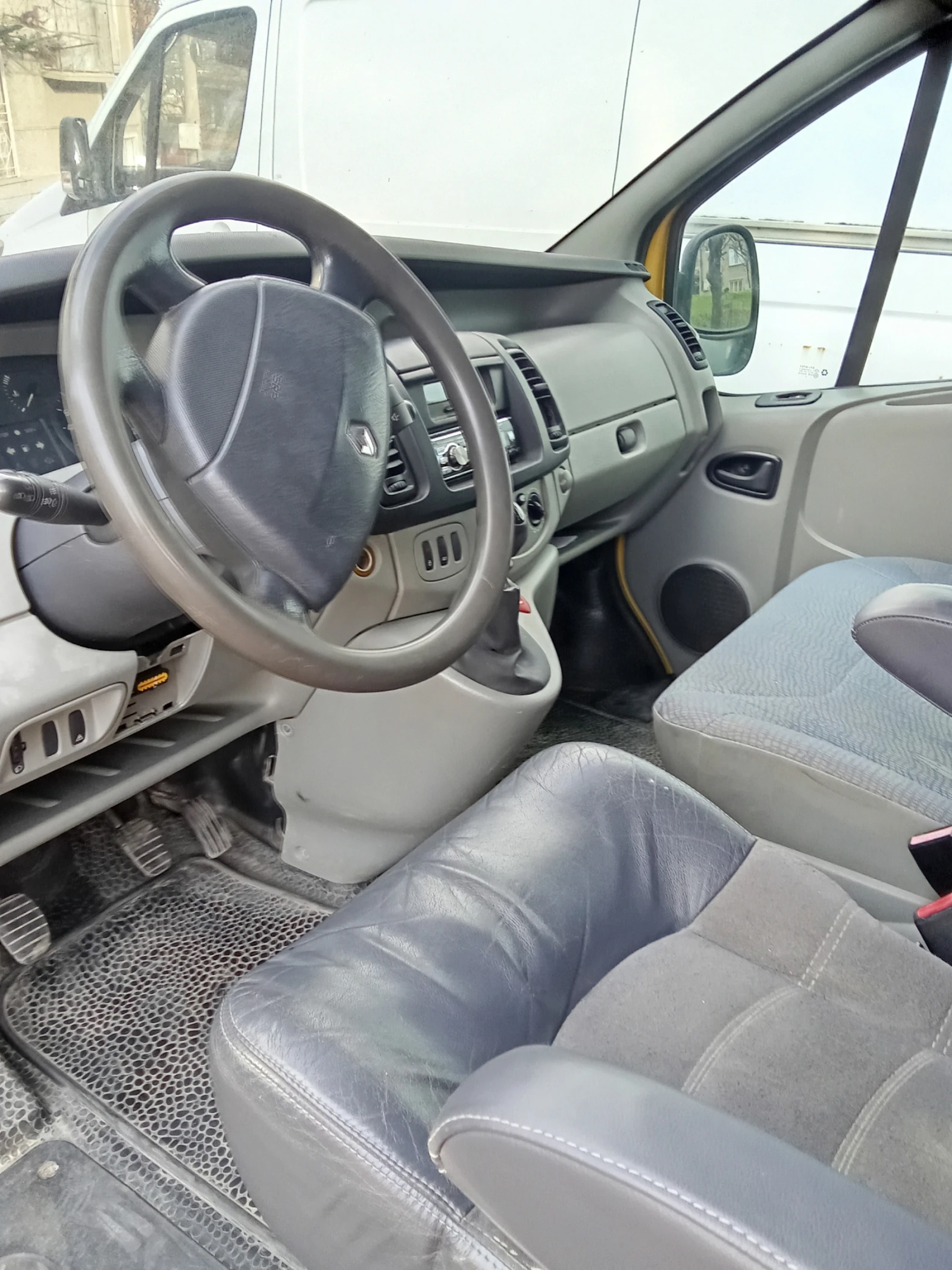Renault Trafic, снимка 10 - Бусове и автобуси - 53878592