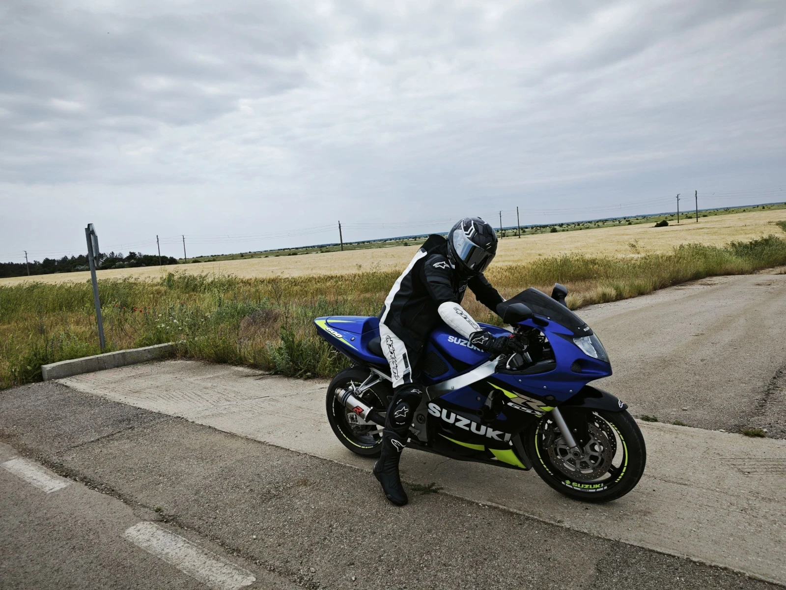 Suzuki Gsxr K2 2002 - изображение 6