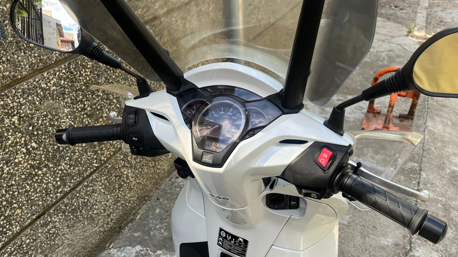 Honda Sh 300 ABS LED KEYLESS, снимка 10 - Мотоциклети и мототехника - 55264236