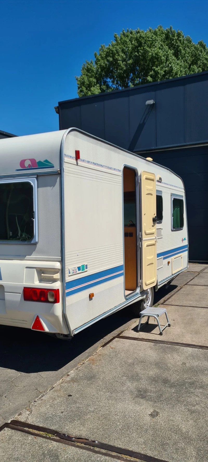 Каравана Adria UNICA 465, снимка 2 - Каравани и кемпери - 53162144