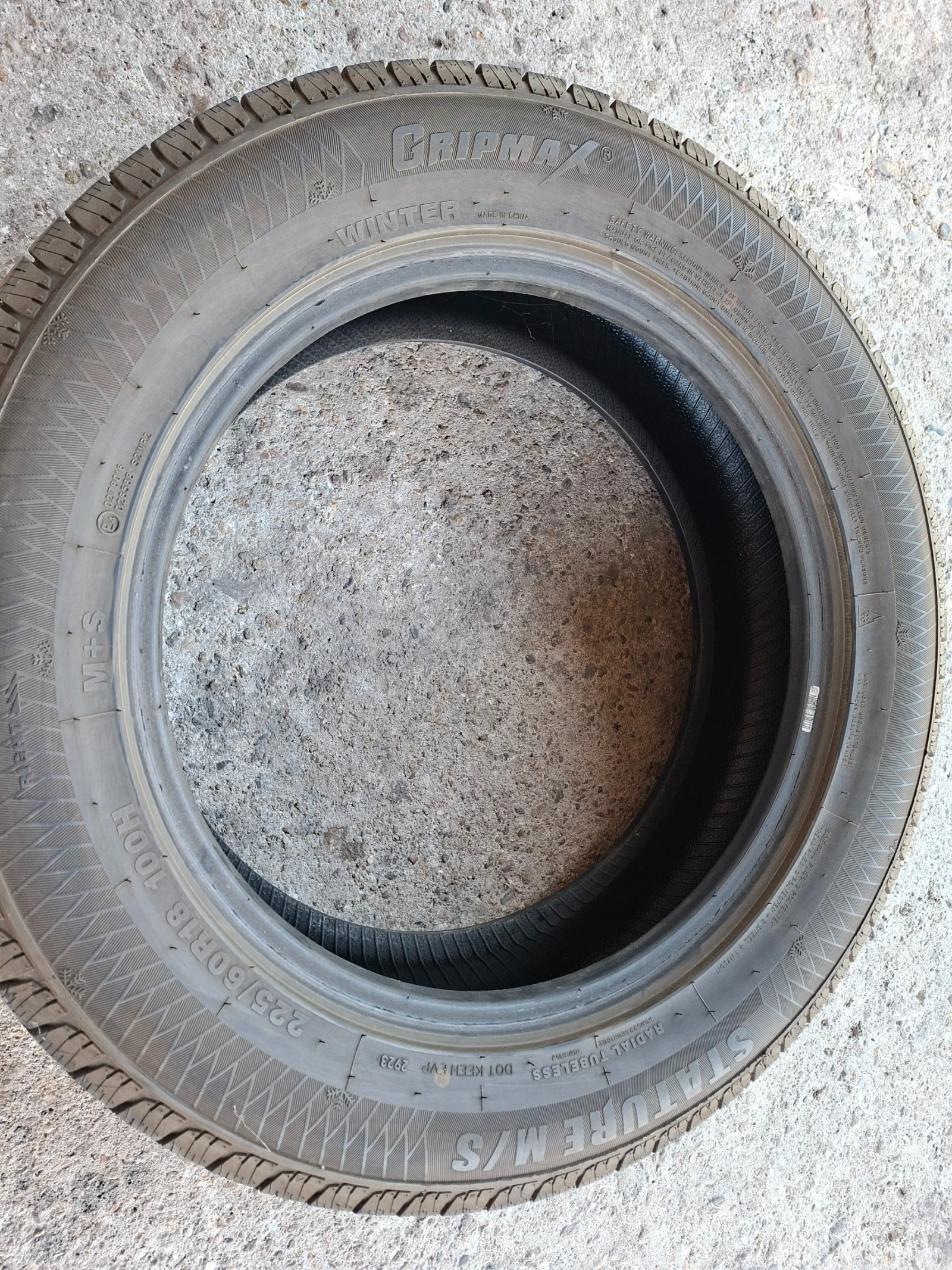Гуми Зимни 225/60R18, снимка 8 - Гуми и джанти - 55655819