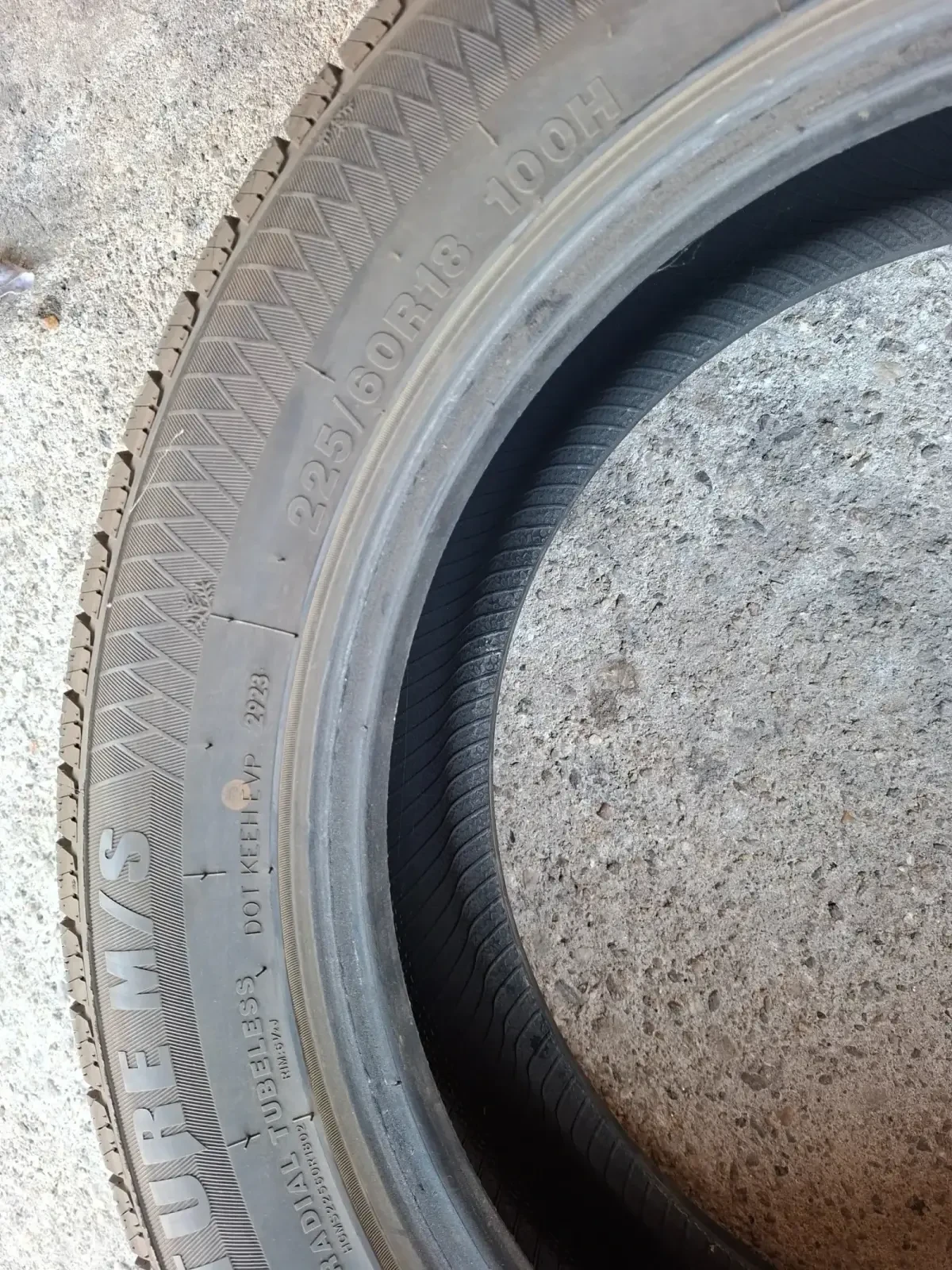 Гуми Зимни 225/60R18, снимка 7 - Гуми и джанти - 55655819