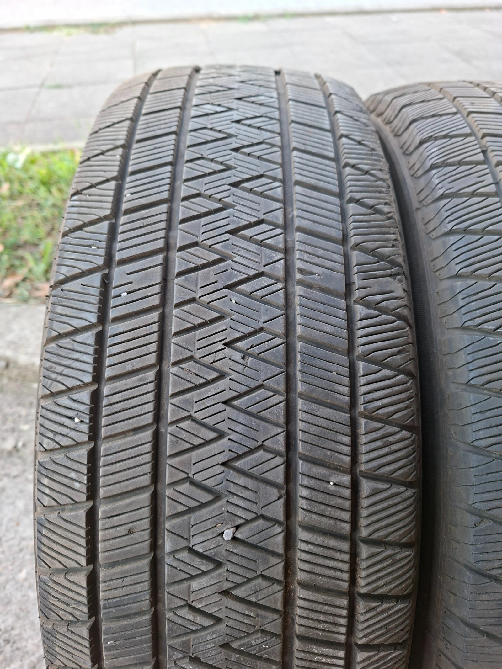 Гуми Зимни 225/60R18, снимка 5 - Гуми и джанти - 55655819