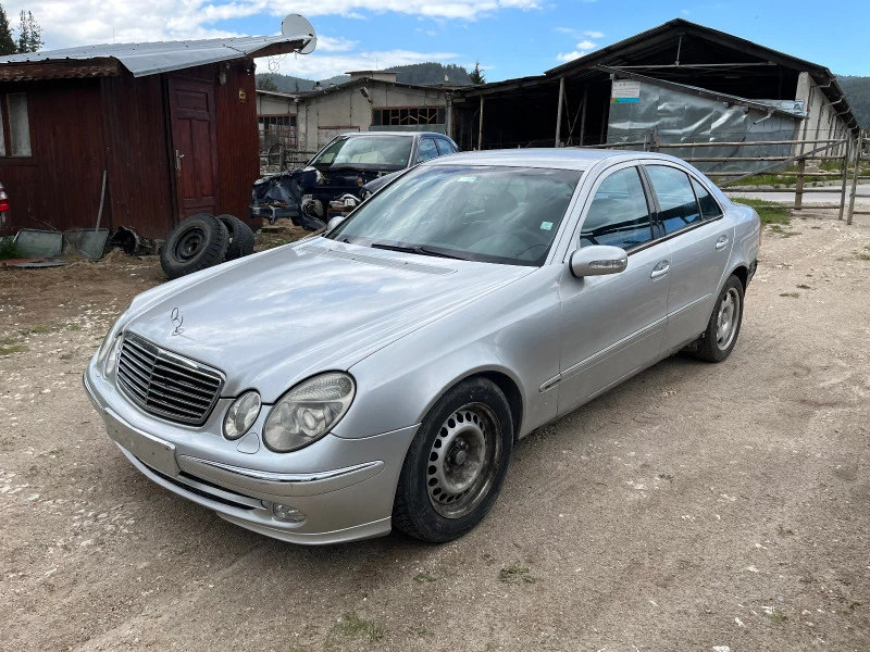 Mercedes-Benz E 270 На части, снимка 1 - Автомобили и джипове - 40982202