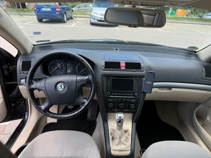 Skoda Octavia, снимка 8 - Автомобили и джипове - 46273138