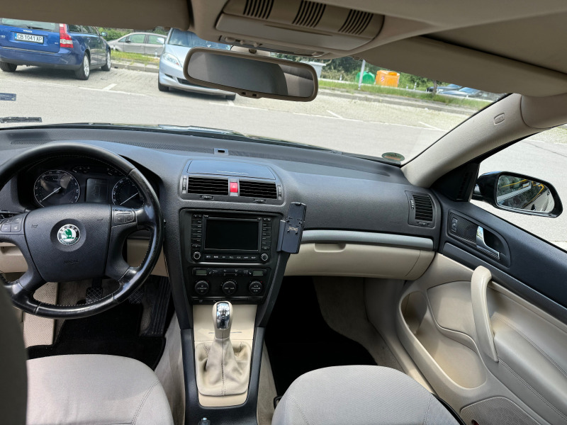 Skoda Octavia, снимка 10 - Автомобили и джипове - 46273138