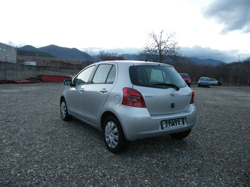 Toyota Yaris 1.3i, снимка 5 - Автомобили и джипове - 48320489