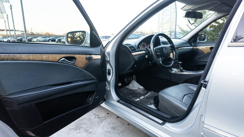 Mercedes-Benz E 280 CDI AVANGARD, снимка 9 - Автомобили и джипове - 51161992