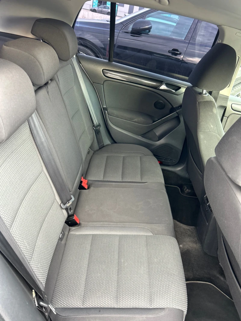 VW Golf 1.6 TDI TOP, снимка 12 - Автомобили и джипове - 52657186