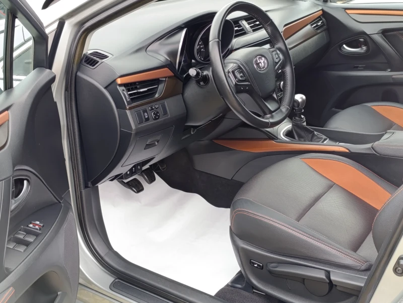 Toyota Avensis, снимка 8 - Автомобили и джипове - 52468740