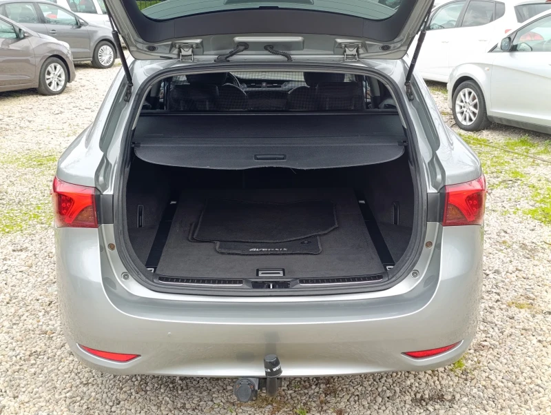 Toyota Avensis, снимка 6 - Автомобили и джипове - 52468740