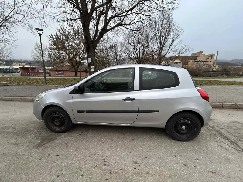 Renault Clio, снимка 4 - Автомобили и джипове - 52870398