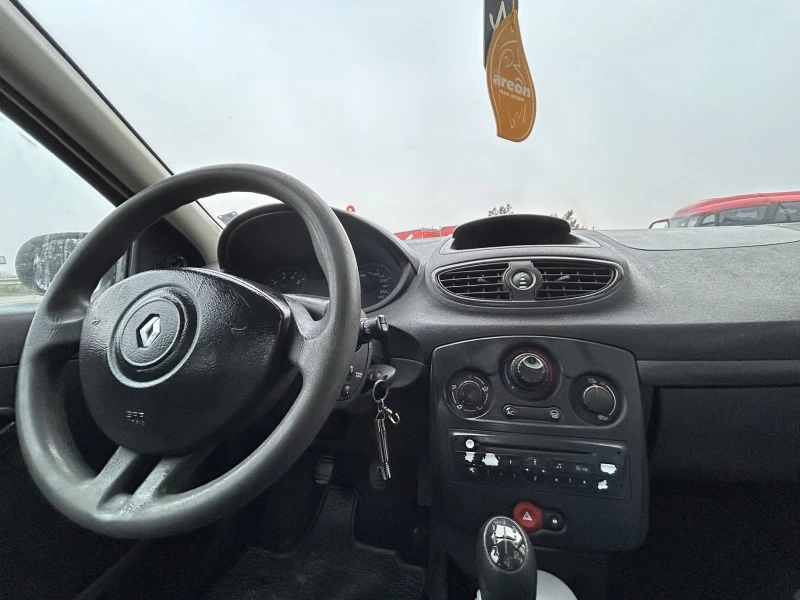 Renault Clio, снимка 10 - Автомобили и джипове - 52870398