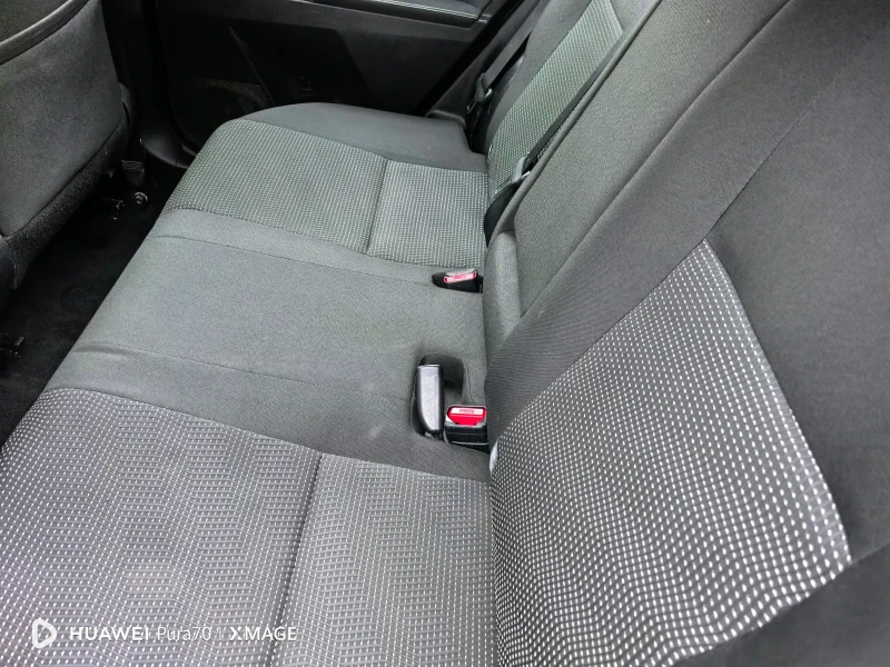 Toyota Auris 1.4 дизел, снимка 7 - Автомобили и джипове - 53302165