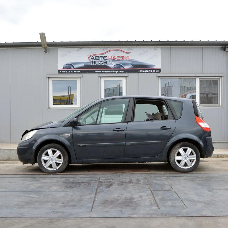 Renault Scenic 1.5 DCI, снимка 3 - Автомобили и джипове - 36800852