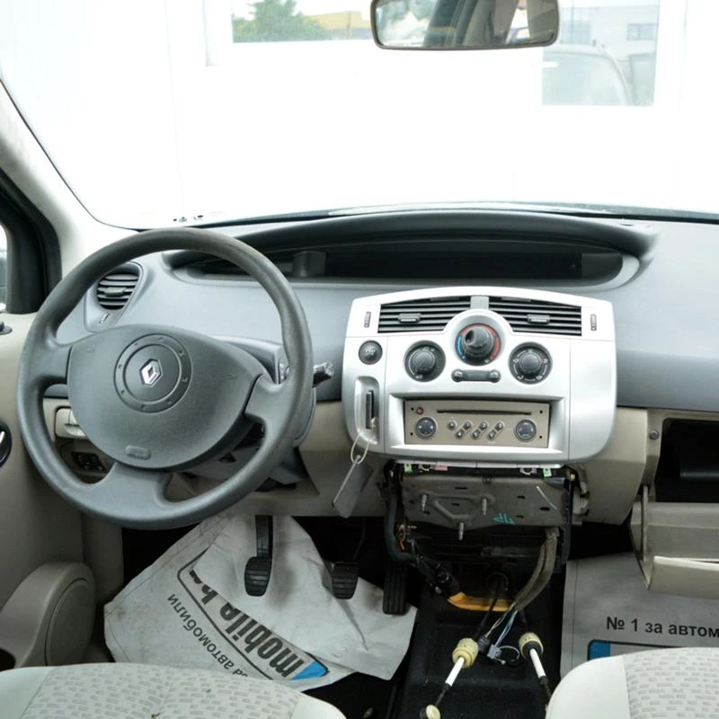 Renault Scenic 1.5 DCI, снимка 6 - Автомобили и джипове - 36800852