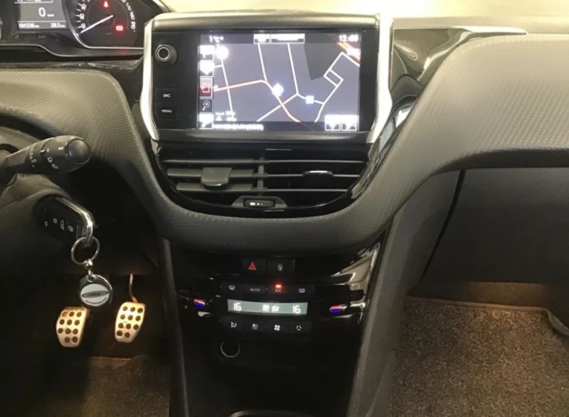 Peugeot 208 ОЧАКВАН ВНОС* 1.2 i* GT-line* 098 000 KM* KTEO* CO - 12999 лв. - 59965655 7