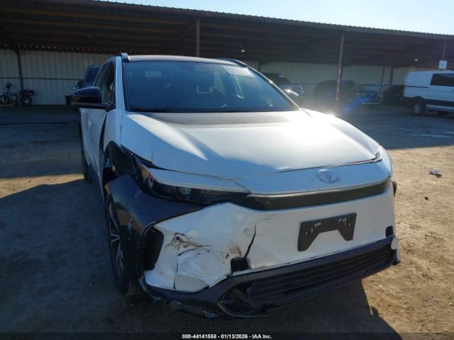 Toyota bZ4X * КОЖА* ПОДГРЕВ* ПАНОРАМА* LED* , снимка 6 - Автомобили и джипове - 53936578