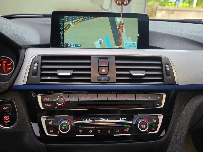 BMW 320 D Touring M Performance Edition, снимка 13 - Автомобили и джипове - 55643120
