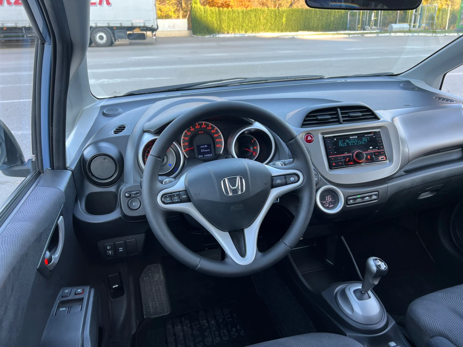 Honda Jazz 1.4i ШВЕЙЦАРИЯ - изображение 10