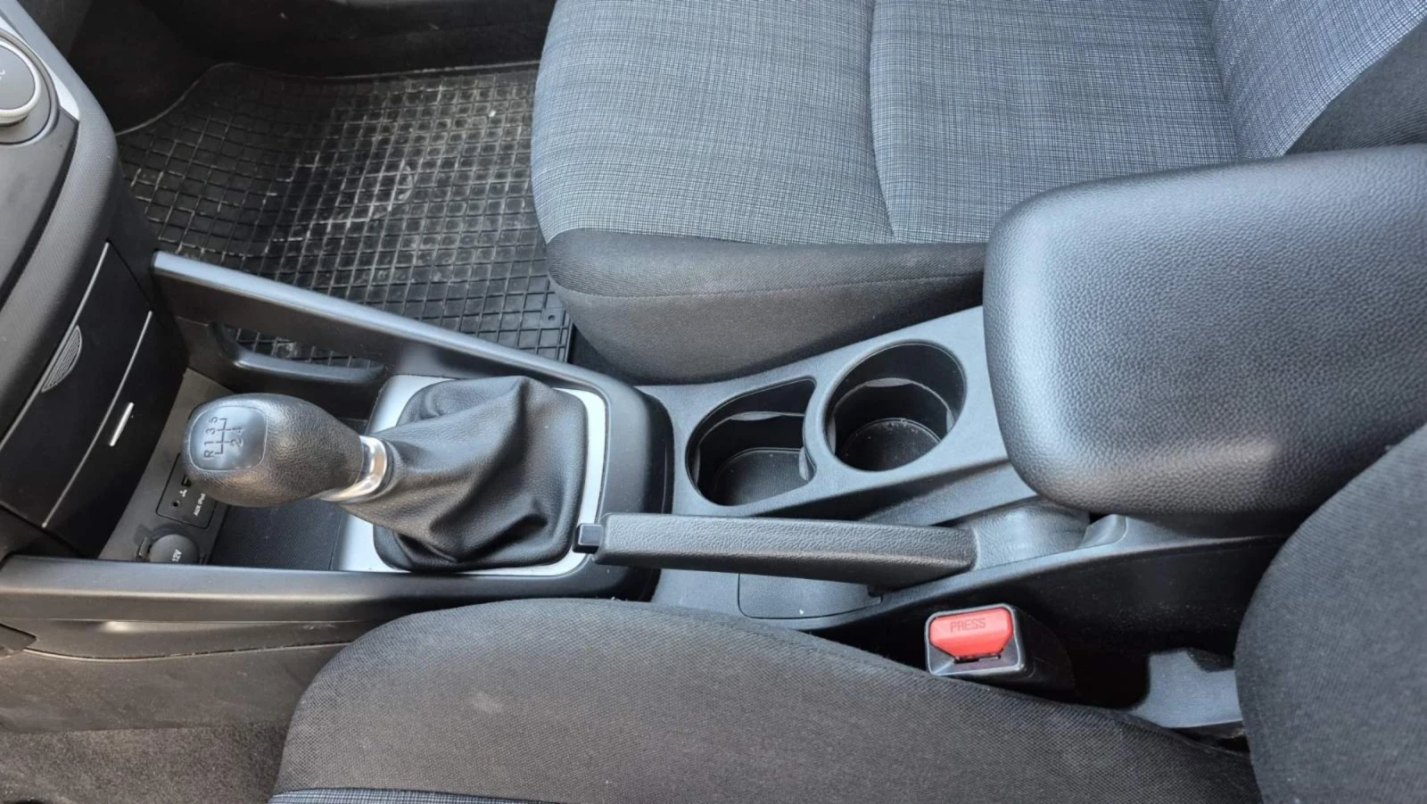 Kia Pro ceed 1.4i* 90ps* Euro 5 - изображение 9