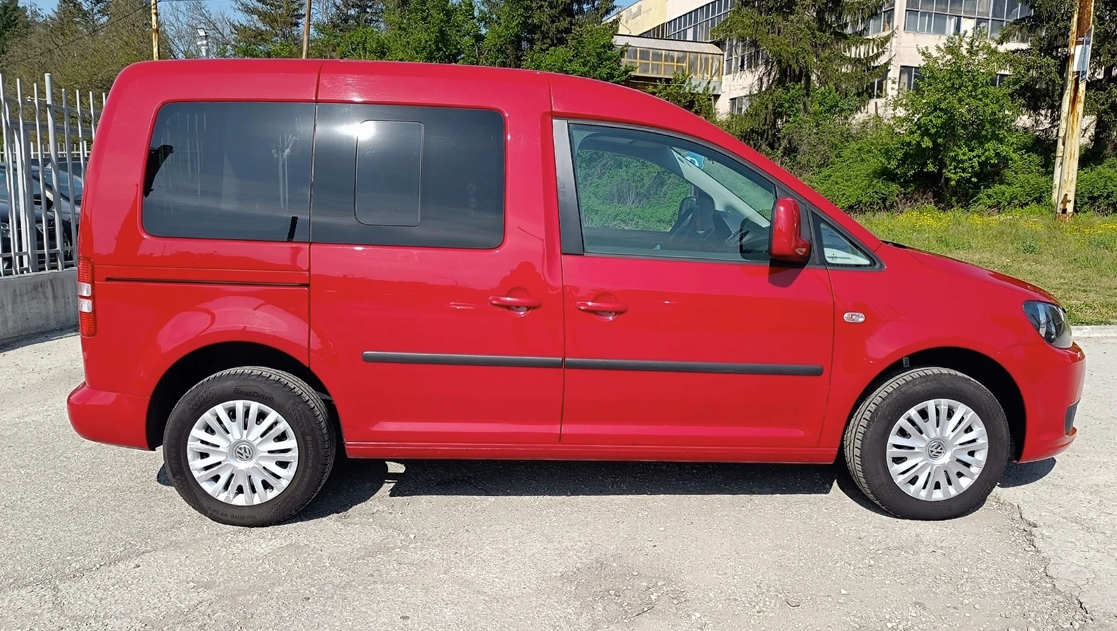 VW Caddy 1.6 TDI Life - изображение 6