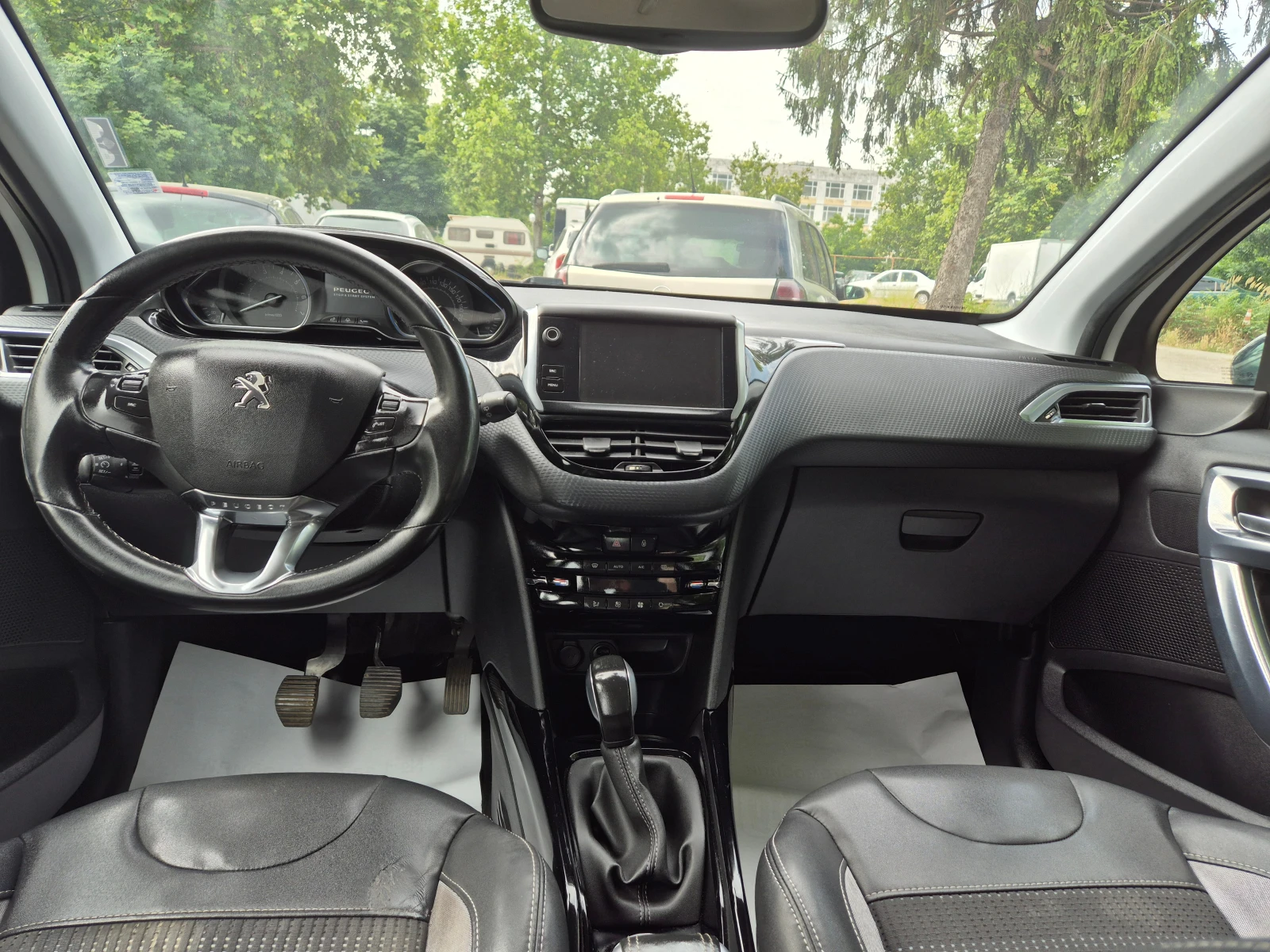 Peugeot 2008 1.2 Бензин ALLURE. PURE TECH - изображение 9