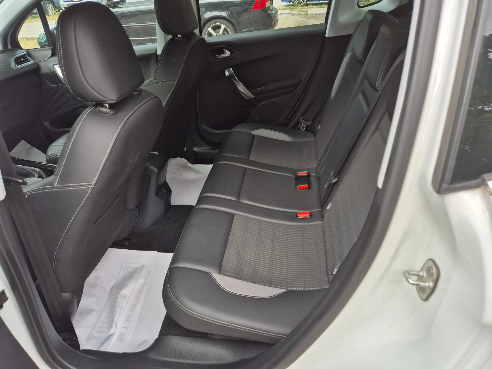 Peugeot 2008 1.2  ALLURE. PURE TECH | Mobile.bg   12