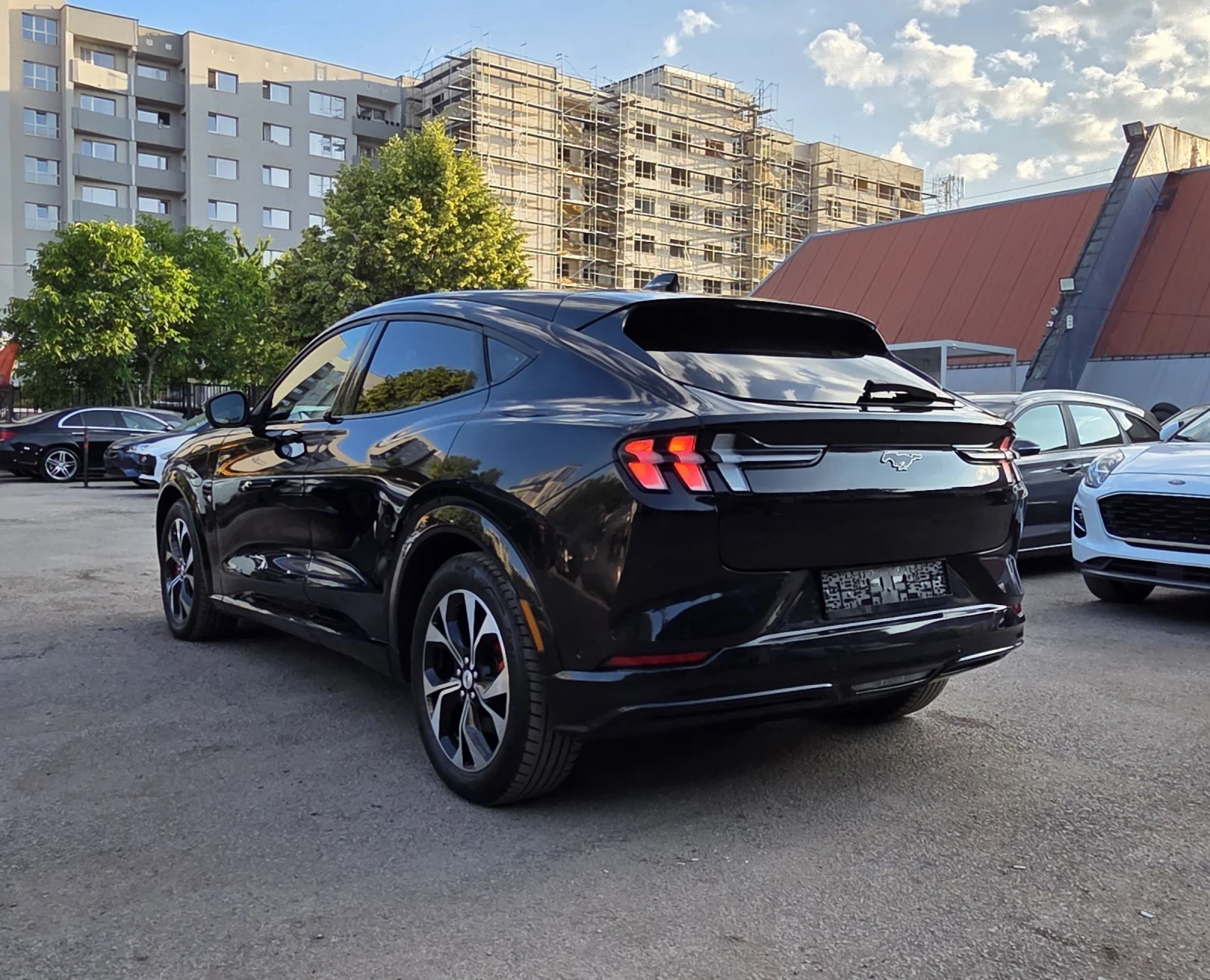 Ford Mustang Mach-E 2024/10г.ГАРАНЦИЯ/4000 КМ/КАТО НОВ  - изображение 5