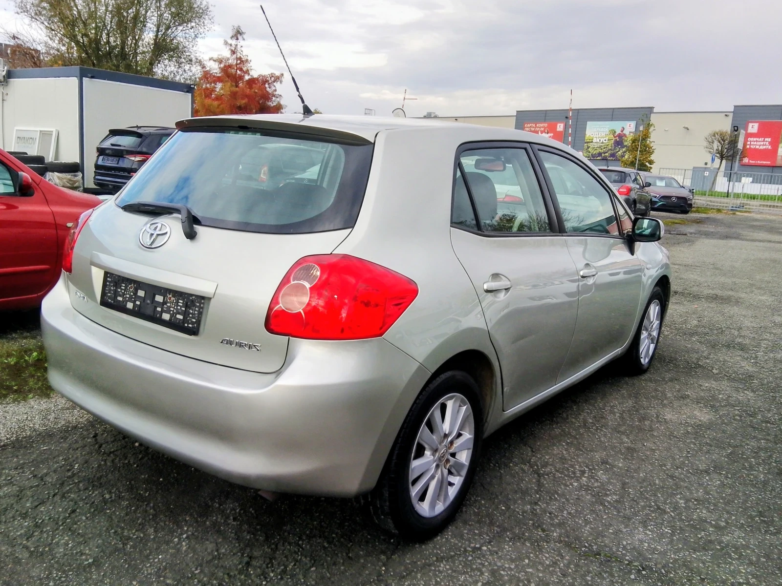 Toyota Auris 1.6БЕНЗИН-АВТОМАТИК-KEYLESS-КЛИМАТРОНИК-ОТЛИЧНА- - изображение 5