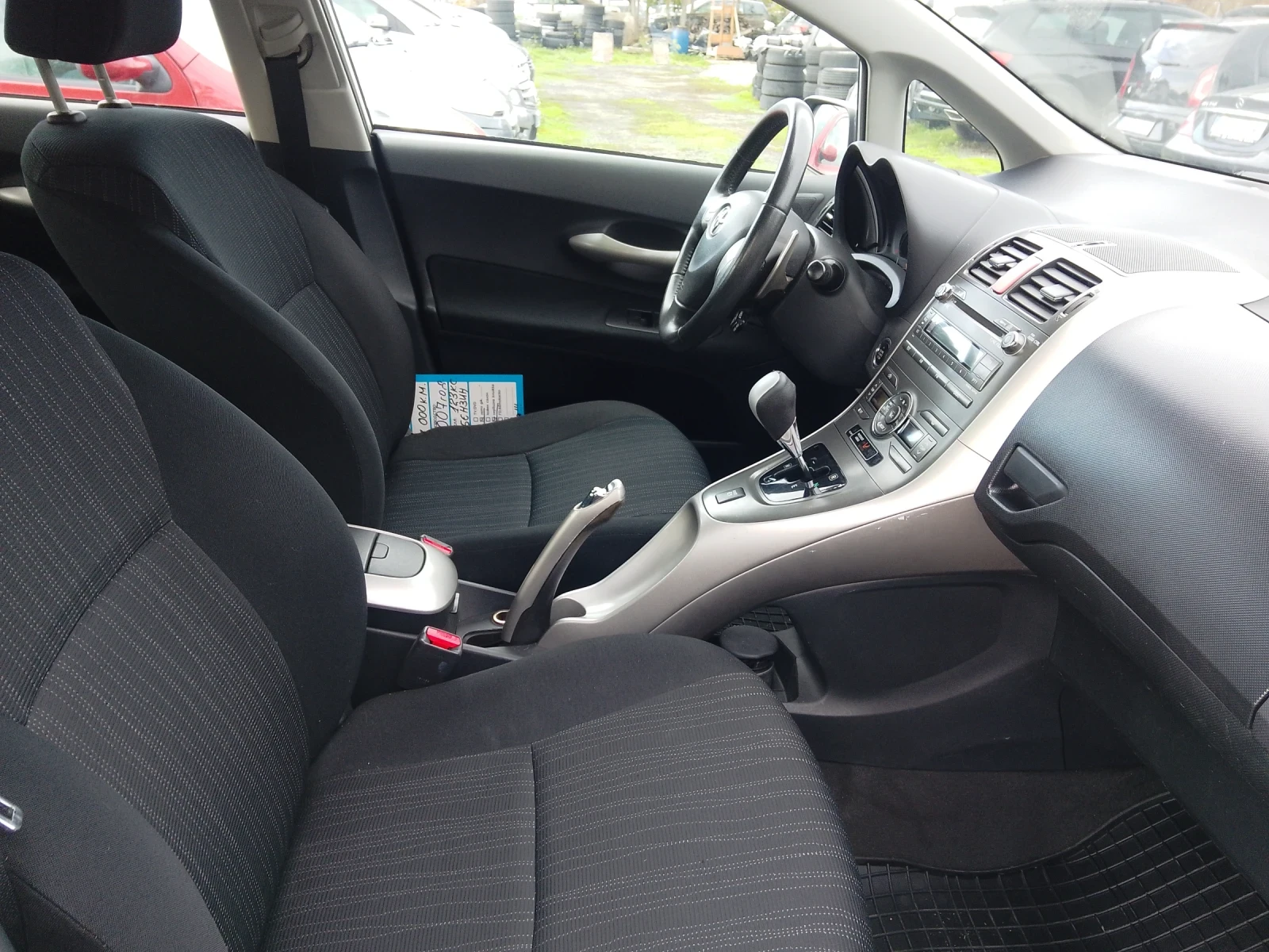 Toyota Auris 1.6БЕНЗИН-АВТОМАТИК-KEYLESS-КЛИМАТРОНИК-ОТЛИЧНА- - изображение 8