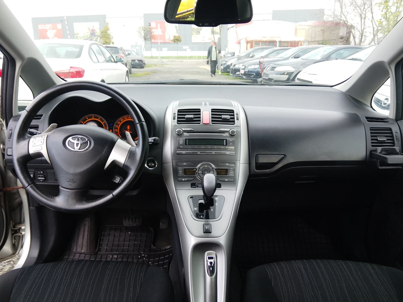 Toyota Auris 1.6БЕНЗИН-АВТОМАТИК-KEYLESS-КЛИМАТРОНИК-ОТЛИЧНА- - изображение 10
