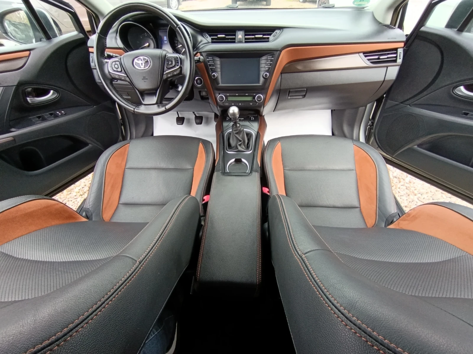 Toyota Avensis  - изображение 10