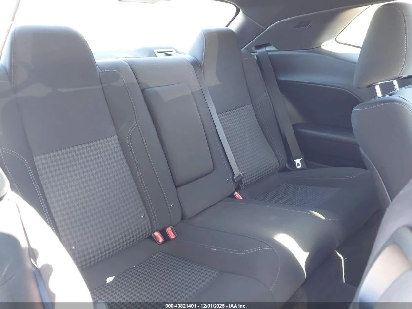 Dodge Challenger Sxt - изображение 8