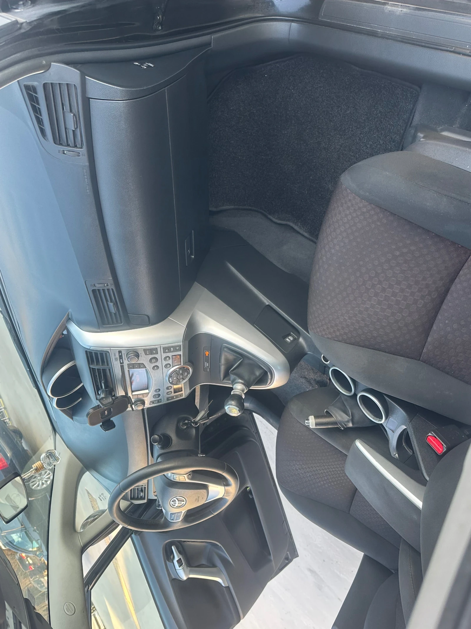 Toyota Verso * 2.0* D4D, снимка 12 - Автомобили и джипове - 53926400