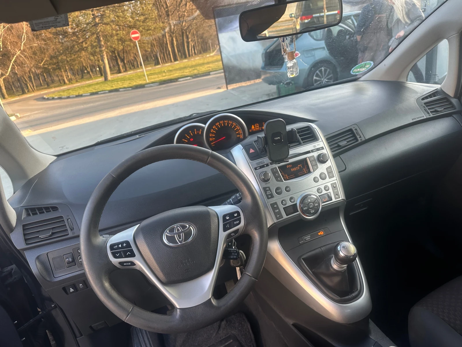 Toyota Verso * 2.0* D4D, снимка 9 - Автомобили и джипове - 53926400