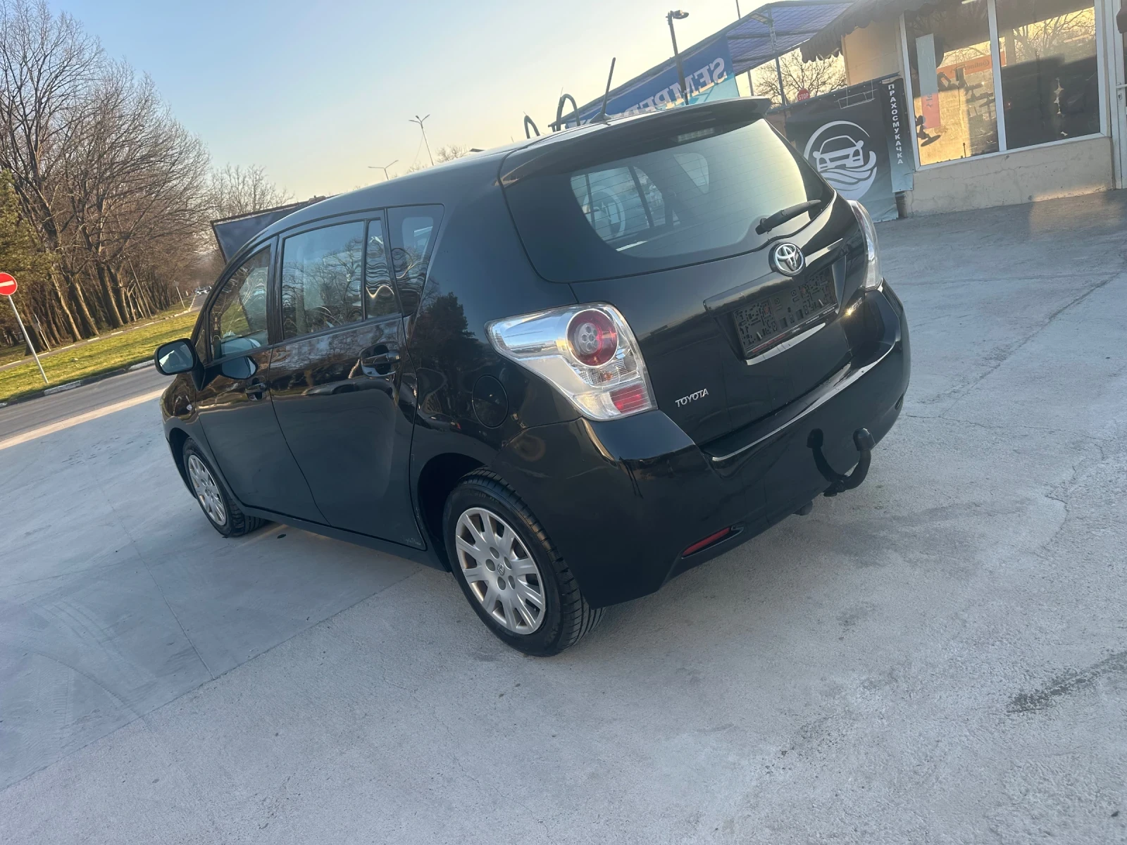 Toyota Verso * 2.0* D4D, снимка 2 - Автомобили и джипове - 53926400