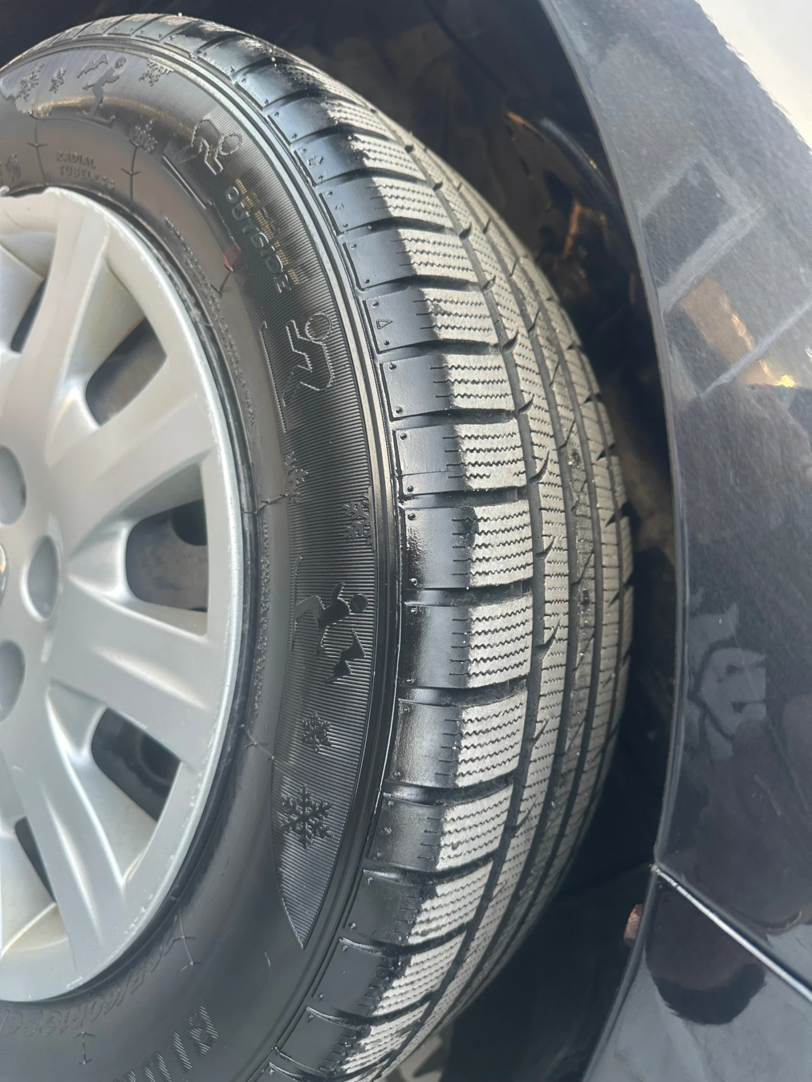 Toyota Verso * 2.0* D4D, снимка 11 - Автомобили и джипове - 53926400