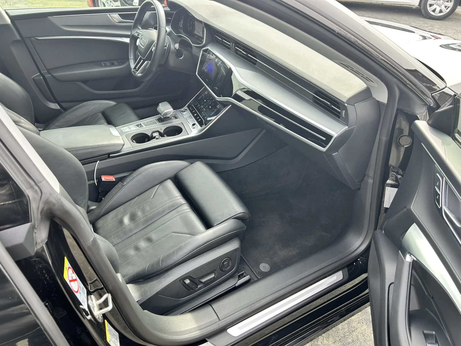 Audi A7 4.5TFSI* Quattro* 360* Matrix* Distronic, снимка 12 - Автомобили и джипове - 54028783