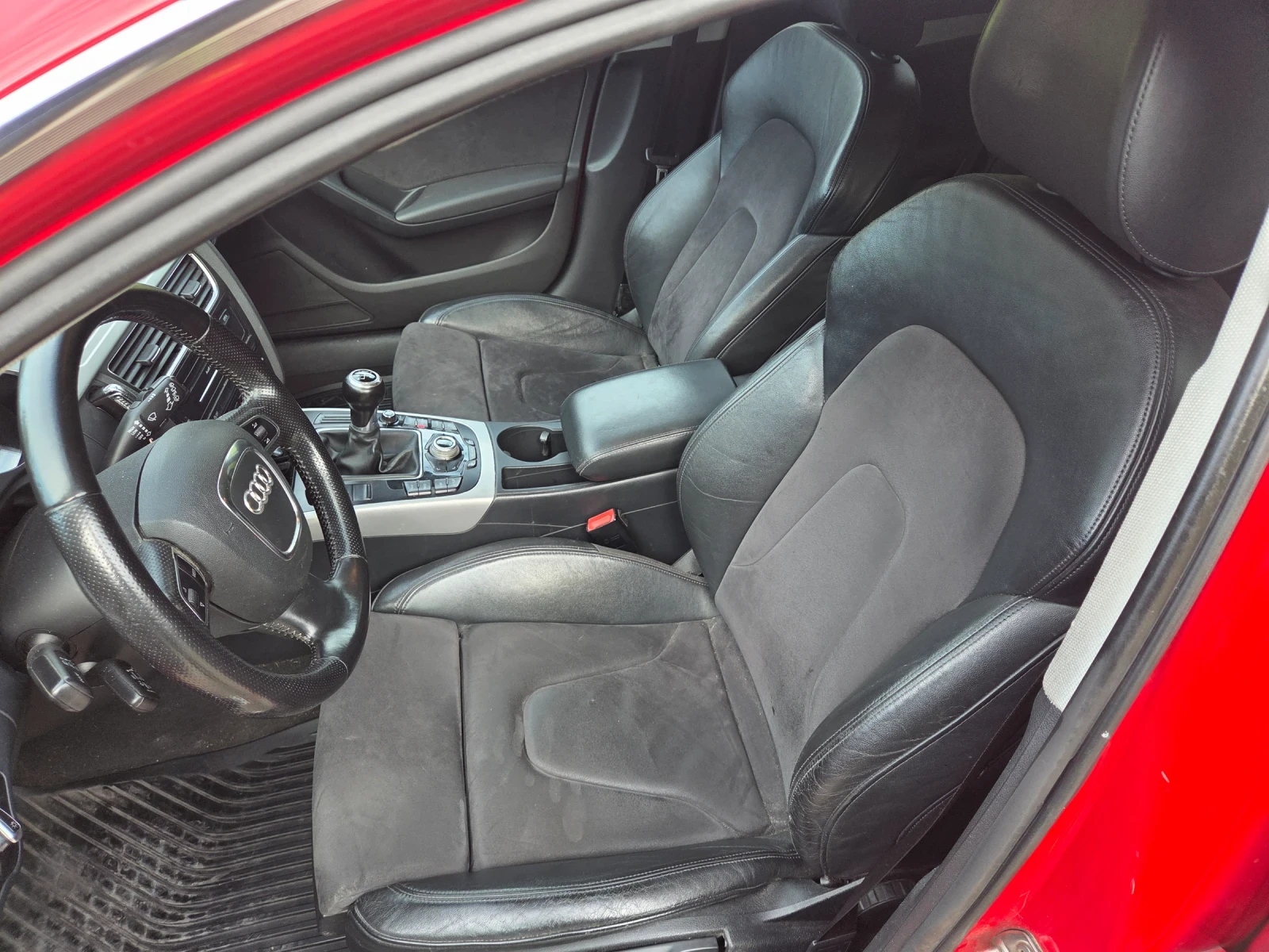 Audi A4 Kombi 2.0 Tdi, снимка 7 - Автомобили и джипове - 54335070