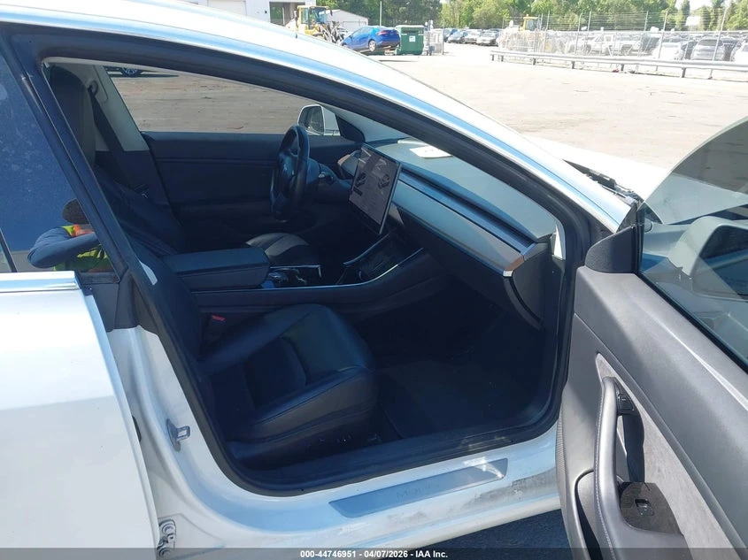 Tesla Model 3 Mid Range, снимка 5 - Автомобили и джипове - 54569210