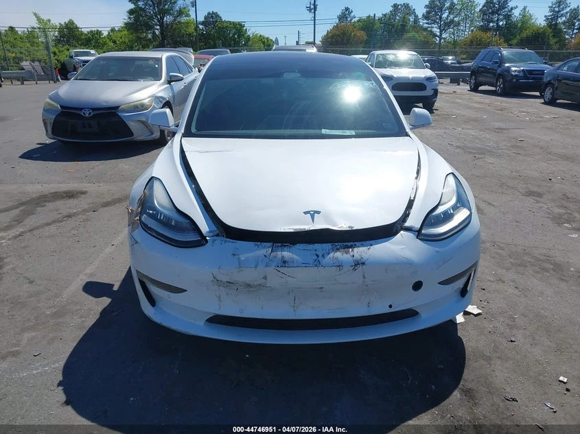 Tesla Model 3 Mid Range, снимка 12 - Автомобили и джипове - 54569210