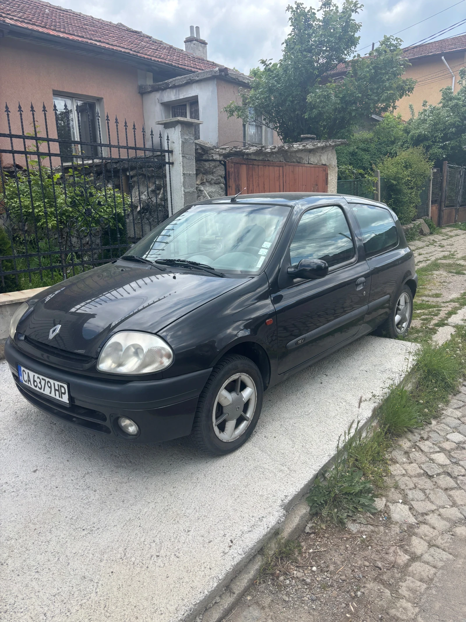 Renault Clio, снимка 2 - Автомобили и джипове - 54618232