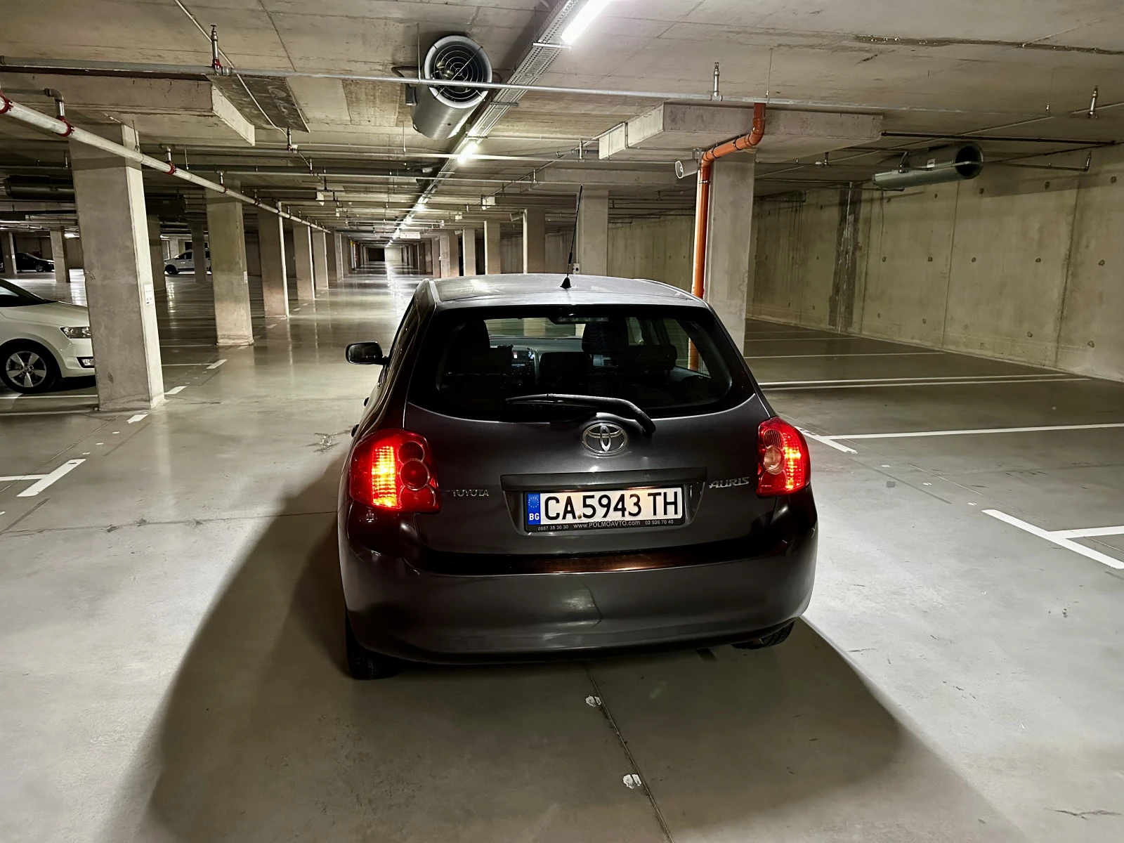 Toyota Auris, снимка 6 - Автомобили и джипове - 54933669