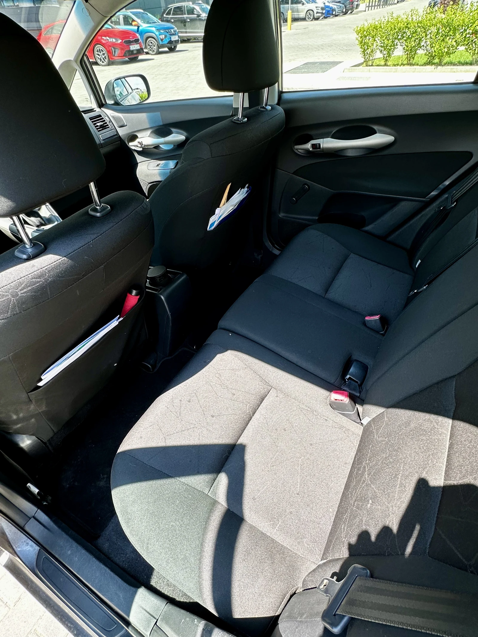 Toyota Auris, снимка 10 - Автомобили и джипове - 54933669