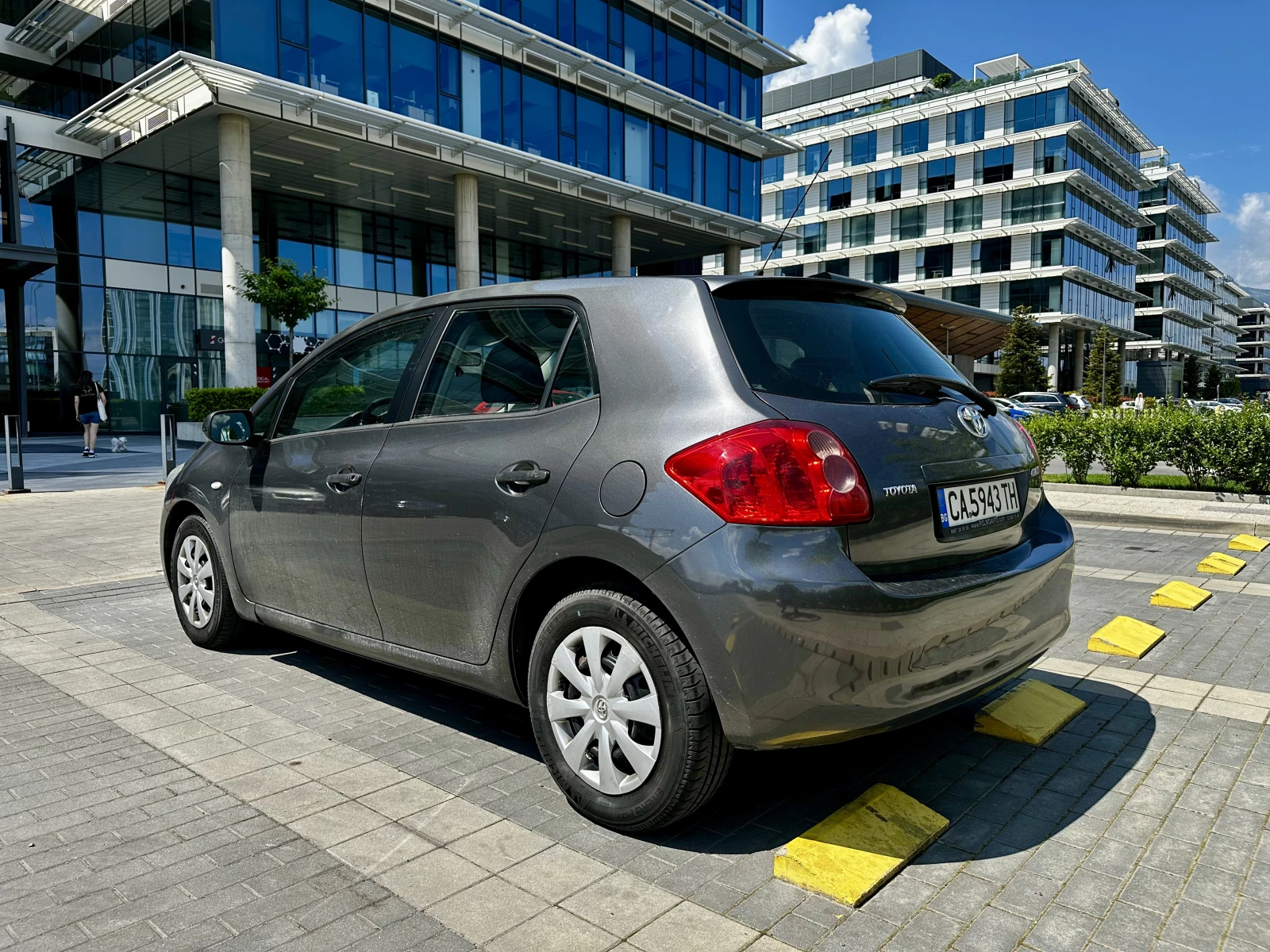 Toyota Auris, снимка 4 - Автомобили и джипове - 54933669