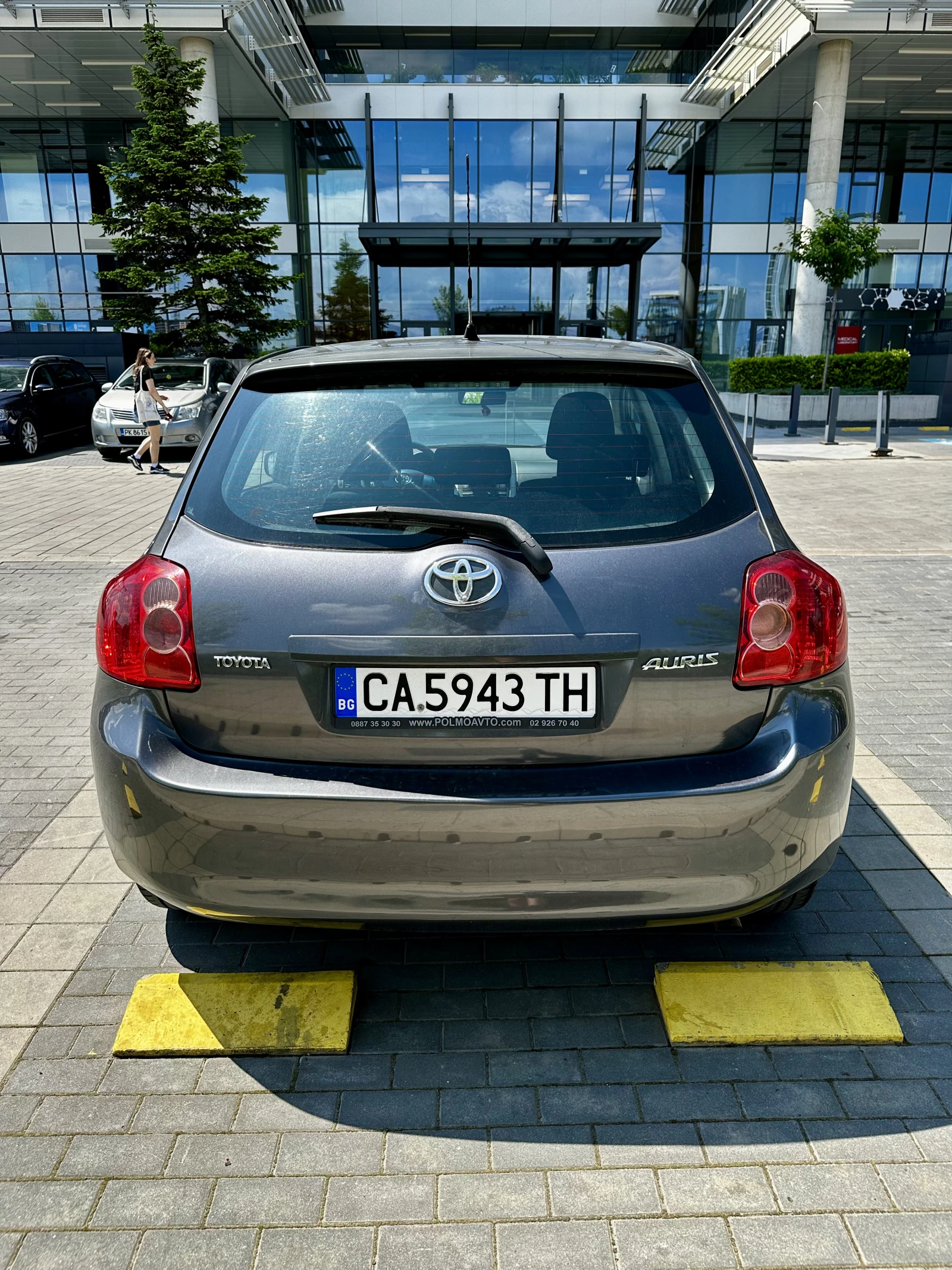 Toyota Auris, снимка 2 - Автомобили и джипове - 54933669