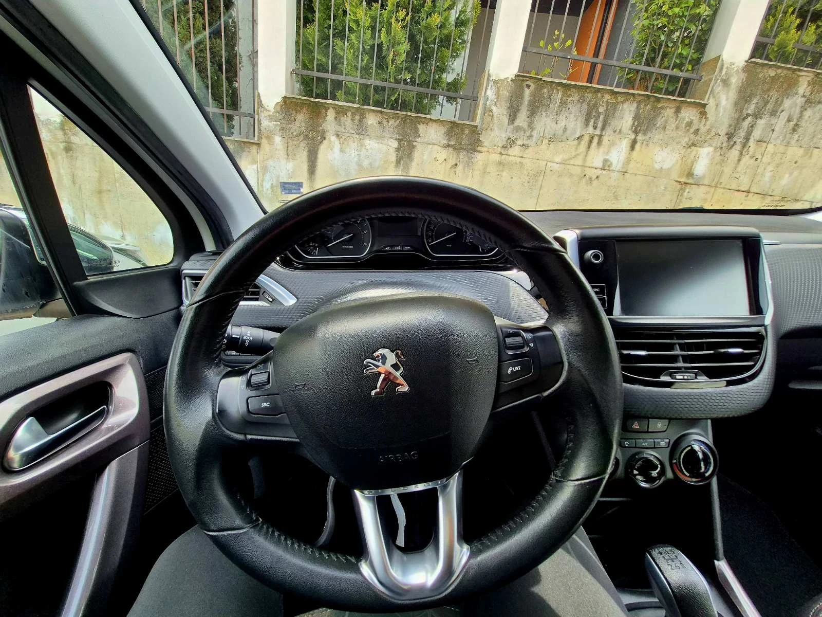 Peugeot 2008, снимка 9 - Автомобили и джипове - 55547038